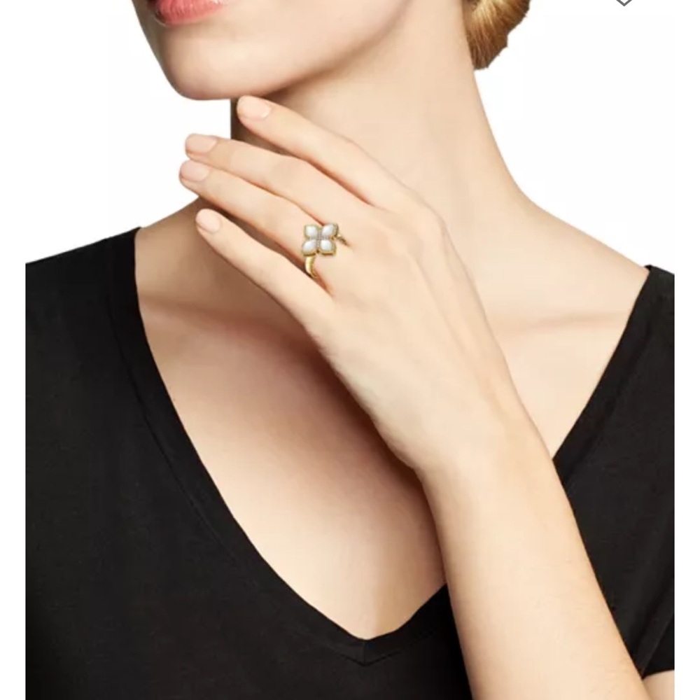 Roberto Coin 18K Yellow Gold Mother of Pearl Diamonds Venetian Ring - Picture 7 of 7